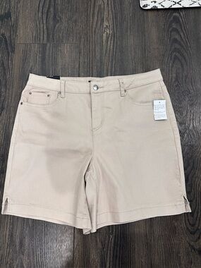 Women’s Kahki Shorts - Needle and Cloth NWT - No Flaws - Stretch and Comfort 16